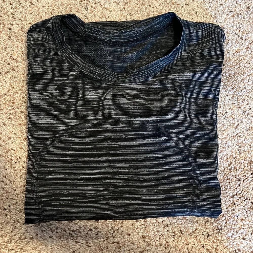 Lululemon relaxed swiftly tee
